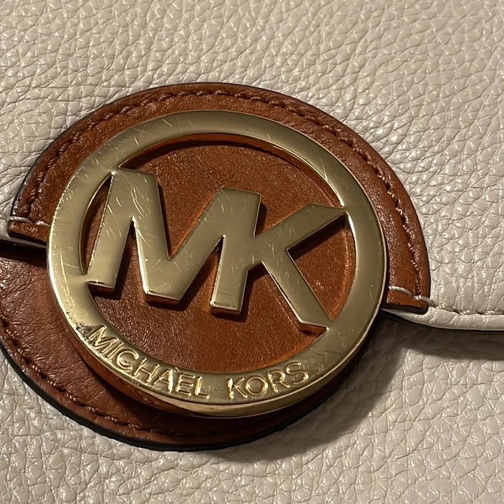 Michael Kors white and brown crossbody‎ - Picture 3 of 9